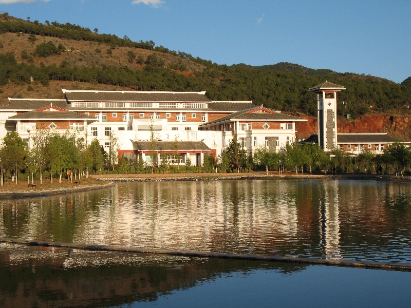 云南大學(xué)旅游文化學(xué)院——校園景觀圖(圖書館)