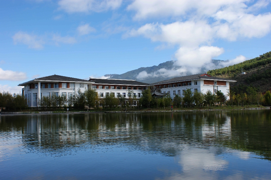 云南大學(xué)旅游文化學(xué)院——冬日